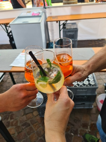 https://www.vfl-waiblingen.de/content/igal/cocktails-2UCHR1-L-3959.png
